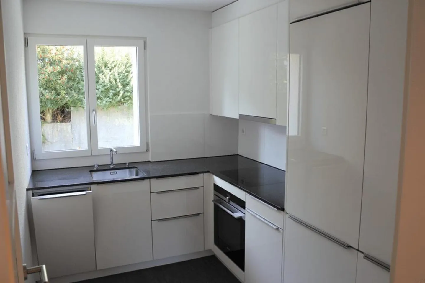 Modern expansion including 1 hobby room + 1 garage box - Photo 1 of 8