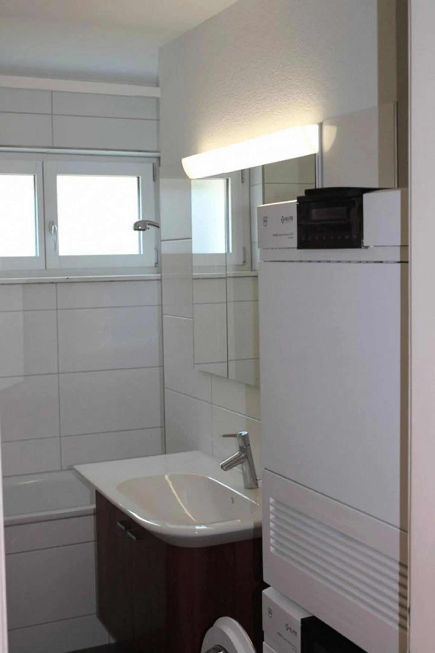 Modern expansion including 1 hobby room + 1 garage box - Photo 2 of 8