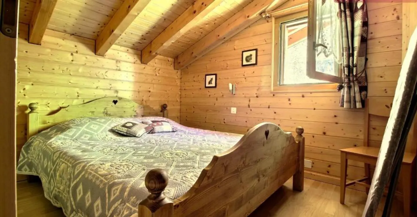 Duplex luminoso e tranquillo di 4,5 stanze a Ovronnaz, con garage e posto auto - Foto 11 di 12