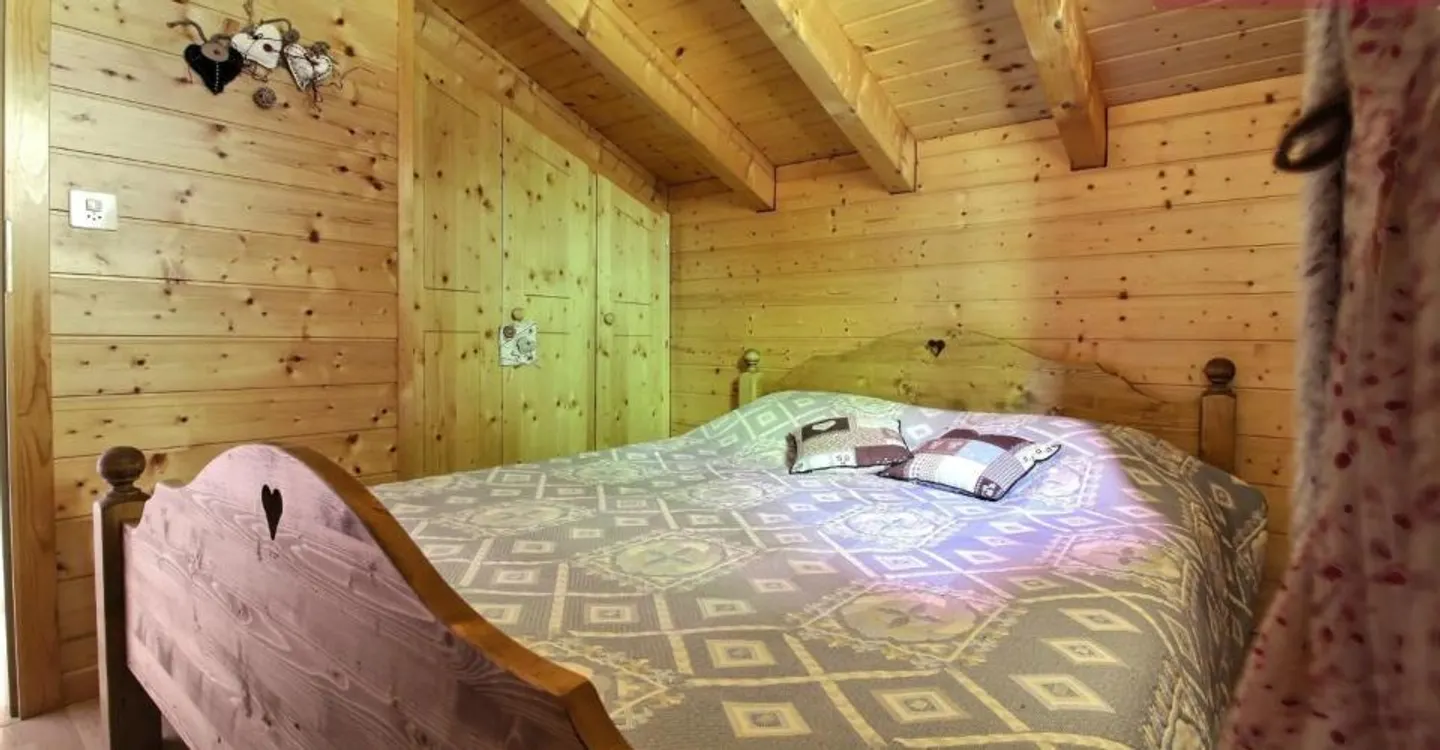 Duplex luminoso e tranquillo di 4,5 stanze a Ovronnaz, con garage e posto auto - Foto 12 di 12