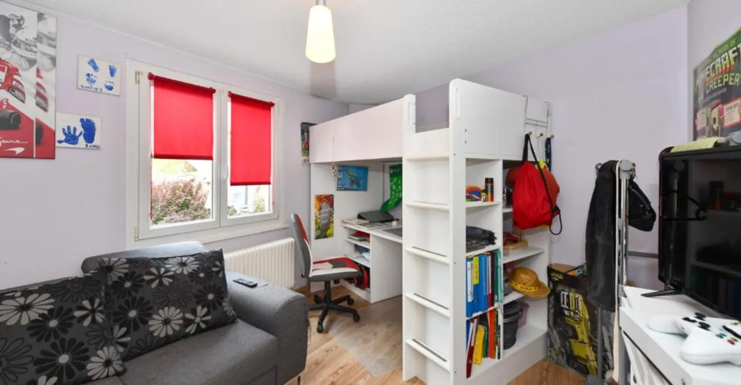 FULLY - PREISREDUZIERT - CHARMIERENDES DORFHAUS 3.5 ZIMMER - Foto 8 von 11