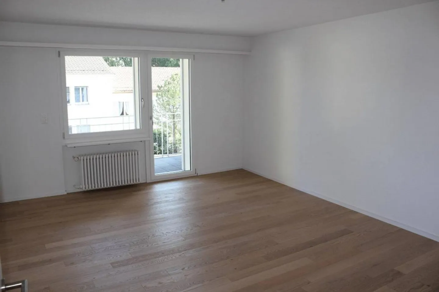 Modern expansion including 1 hobby room + 1 garage box - Photo 6 of 8