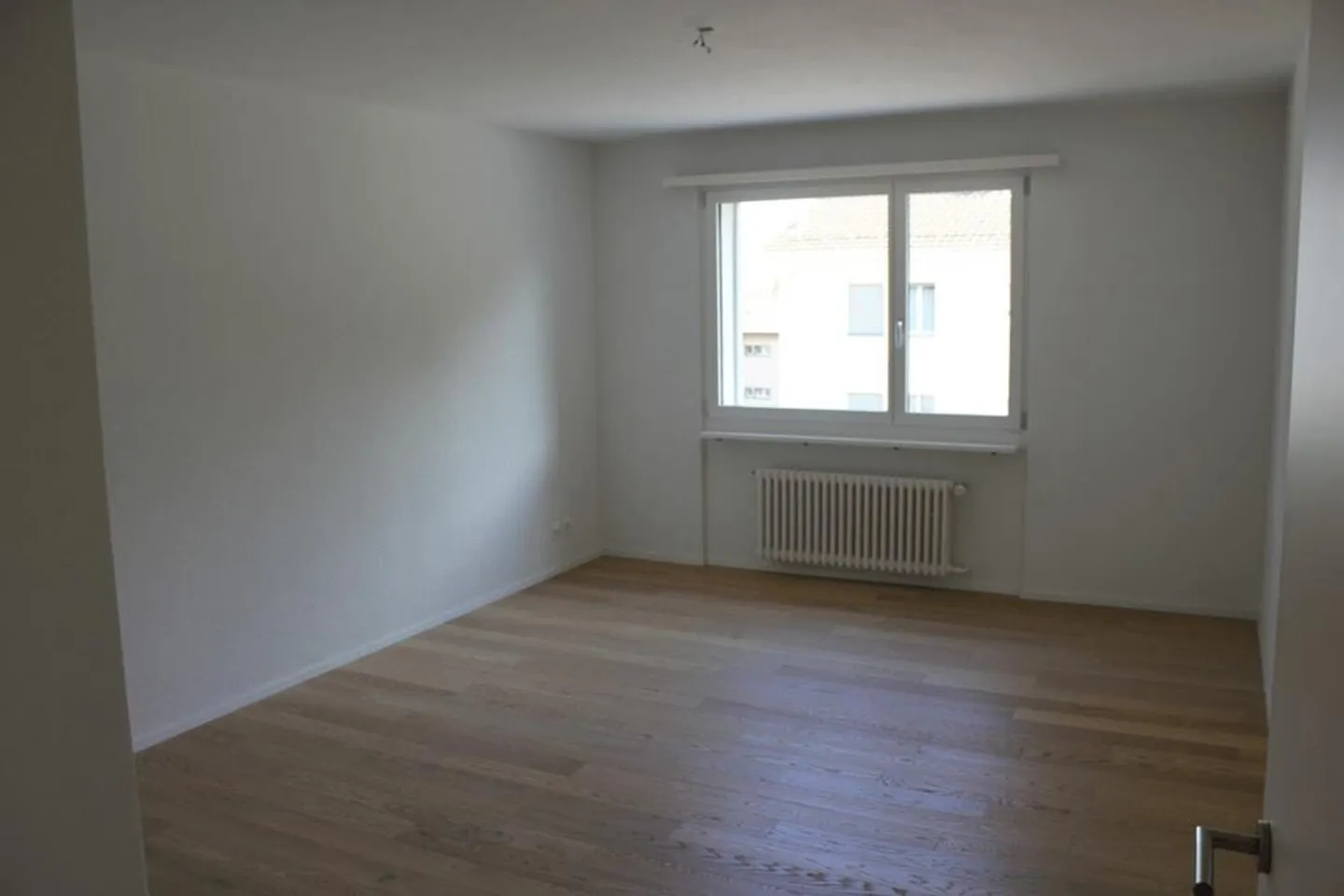 Modern expansion including 1 hobby room + 1 garage box - Photo 7 of 8