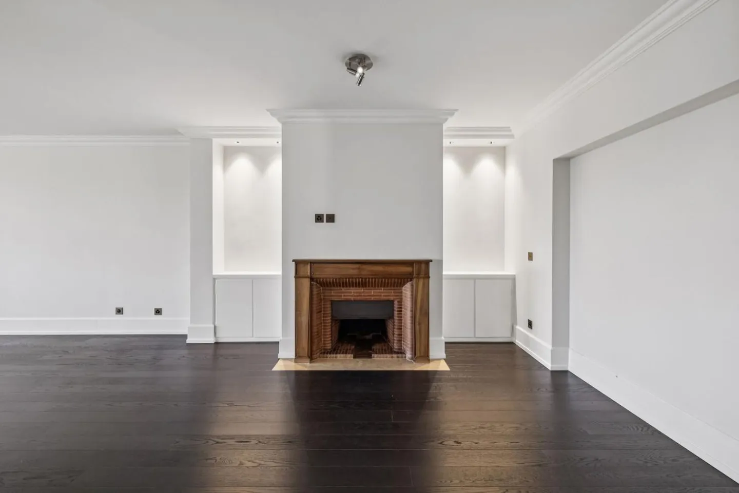 EXCLUSIVITY: Magnificent 6-room apartment with Mont-Blanc and Lake view - Photo 3 of 10