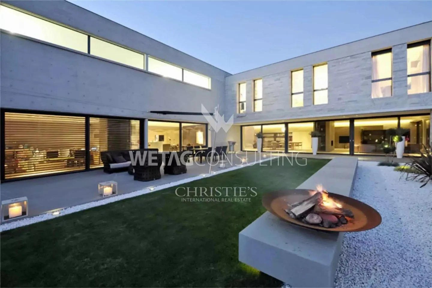 Villa straordinaria in stile contemporaneo con piscina interna e terrazza - Foto 10 di 13