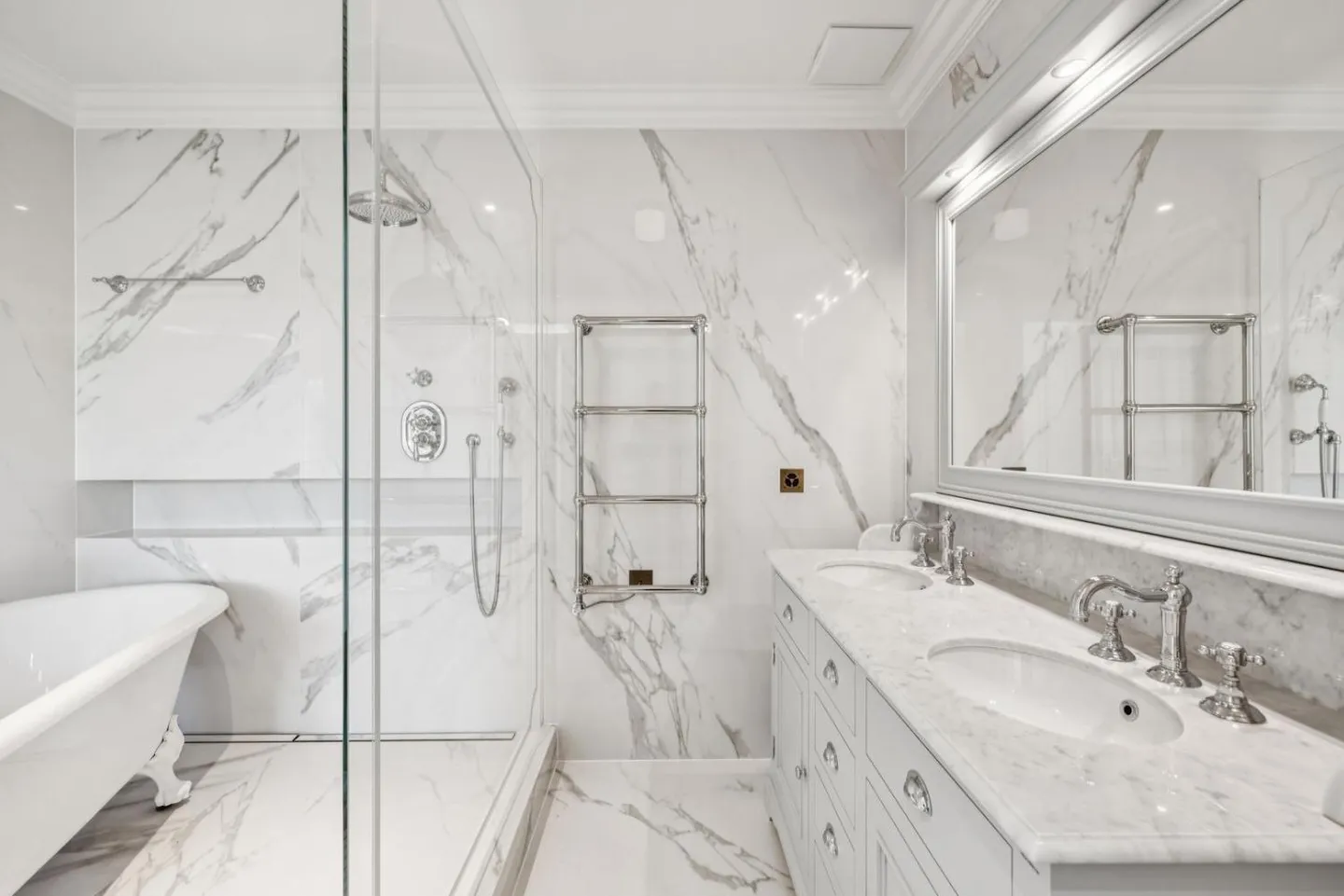 EXCLUSIVITY: Magnificent 6-room apartment with Mont-Blanc and Lake view - Photo 6 of 10