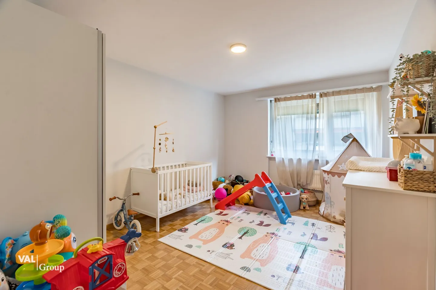 Appartement spacieux de 4,5 pièces dans un emplacement prisé à Visp - lumineux, bien entretenu et central - Photo 7 sur 15