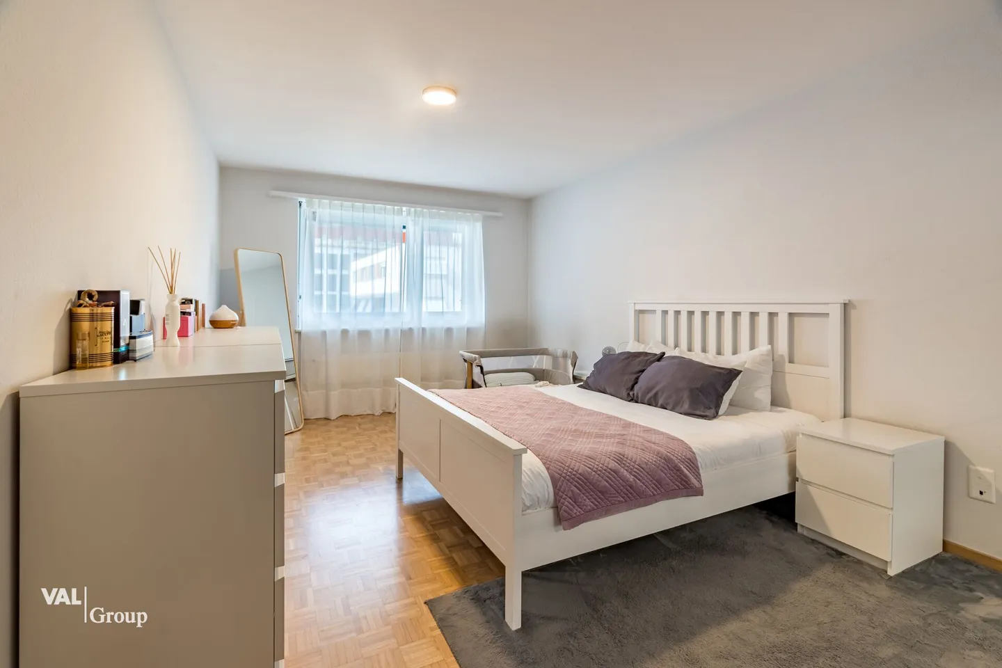 Appartement spacieux de 4,5 pièces dans un emplacement prisé à Visp - lumineux, bien entretenu et central - Photo 8 sur 15