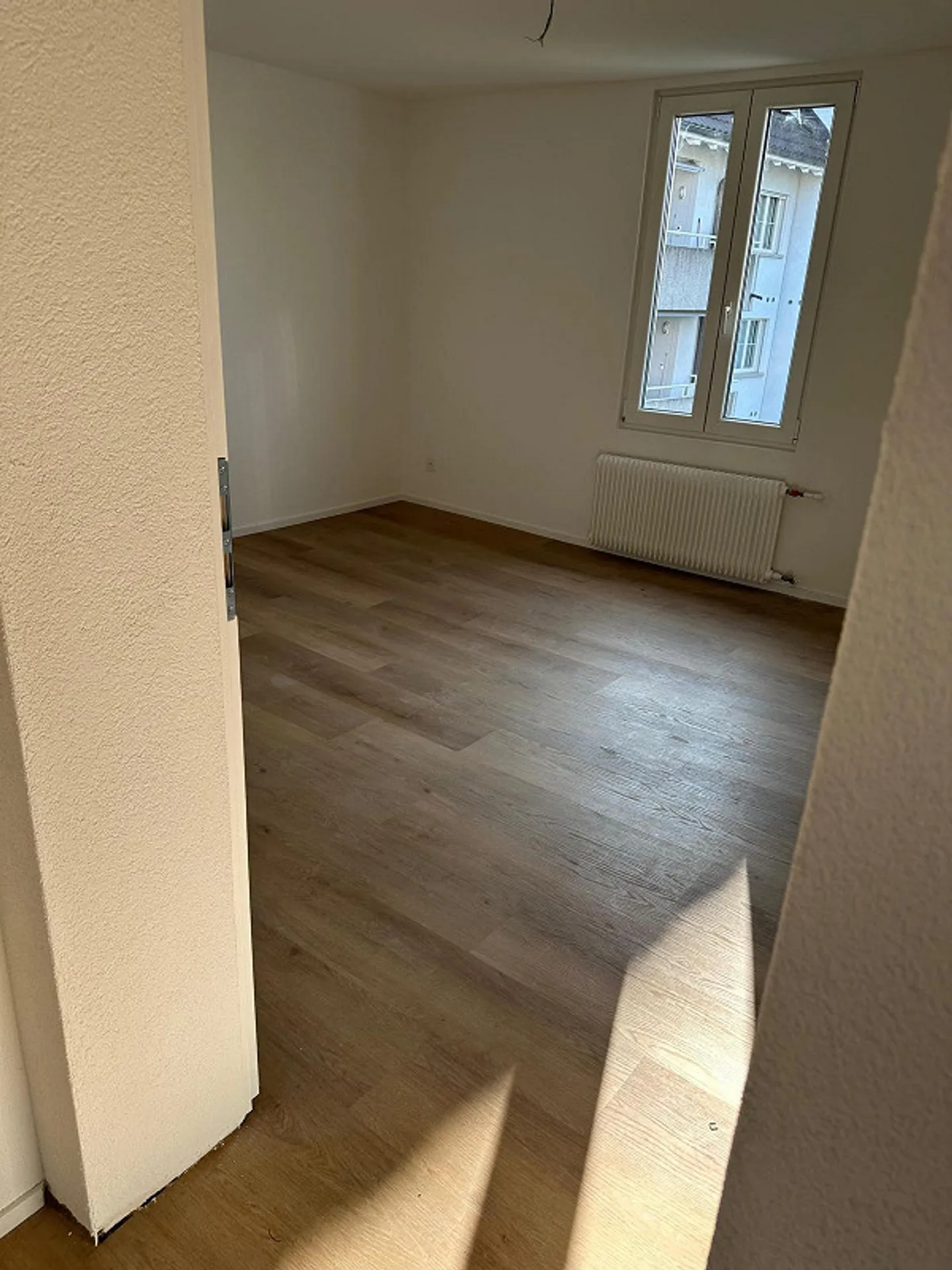 2.5 Zi. Dachwohnung mit Balkon zu vermieten, zentral gelegen - Foto 3 von 3