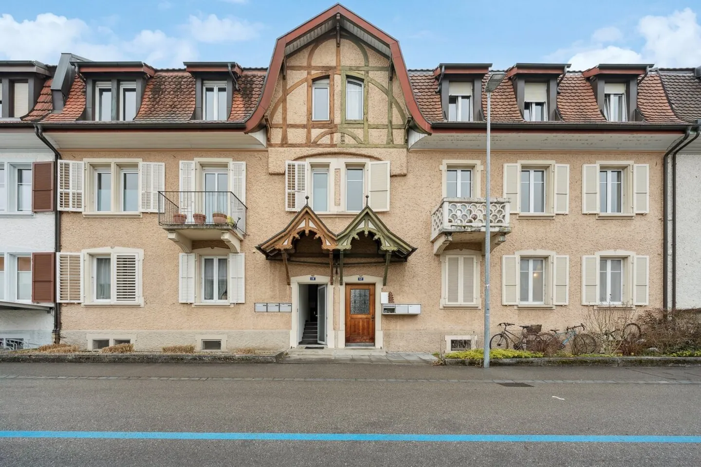 Investment property with three residential units and potential in a prime location - Photo 2 of 11