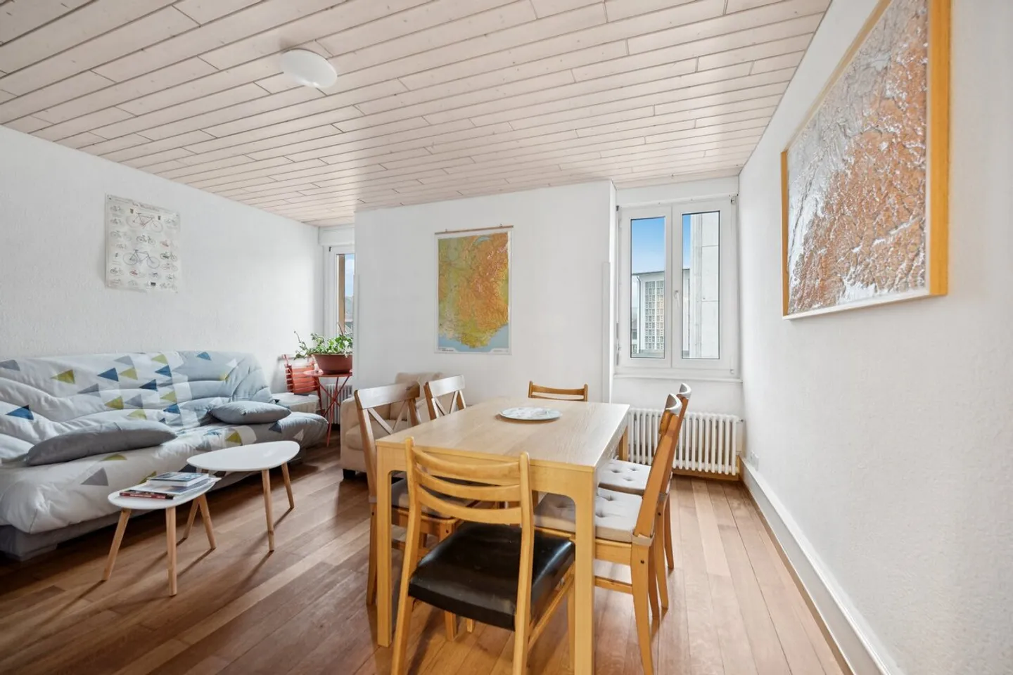 Investment property with three residential units and potential in a prime location - Photo 3 of 11