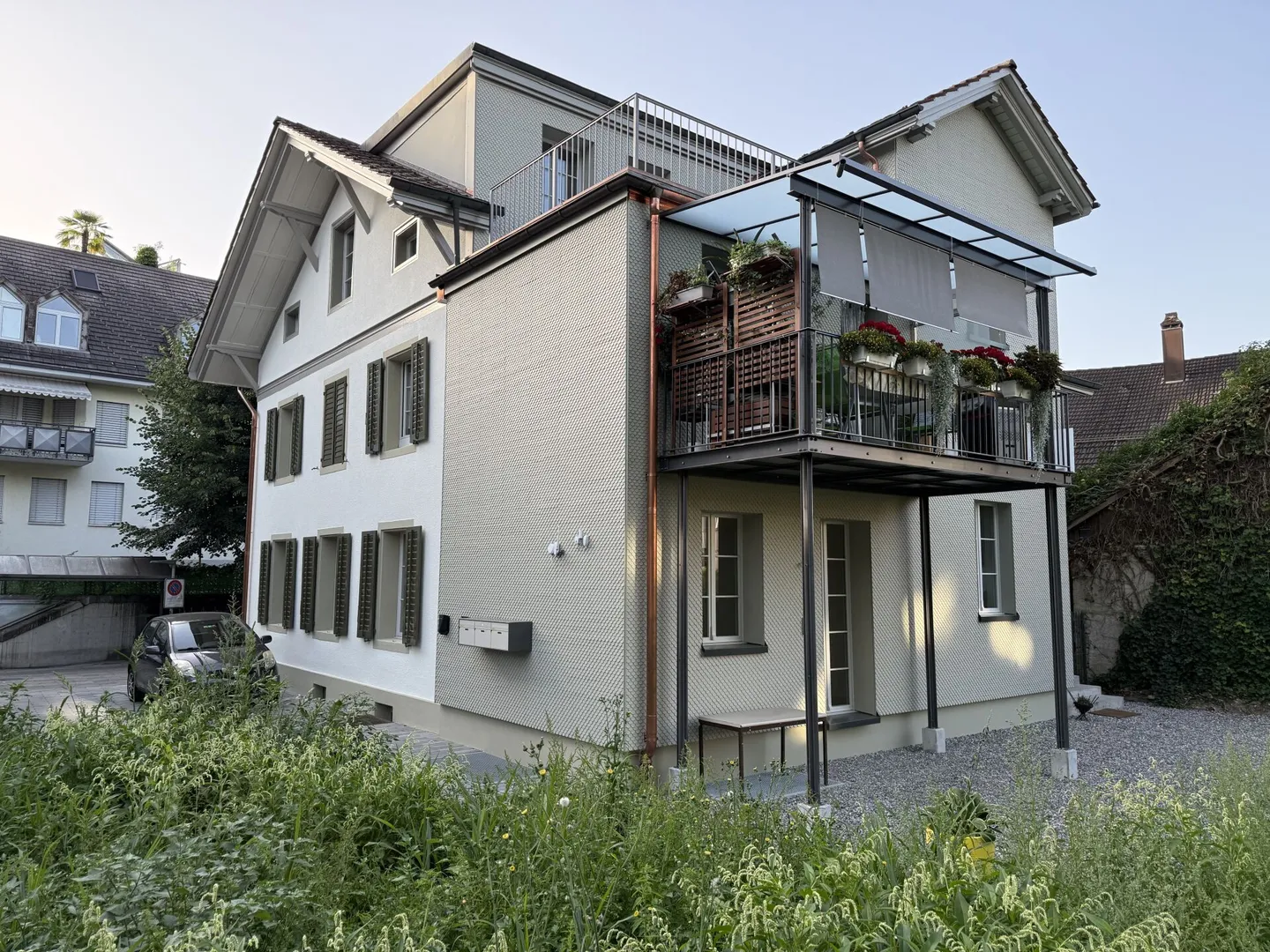 Appartamento d'epoca parzialmente ristrutturato di 4 1/2 locali, 2° piano in un'oasi verde nel centro - Foto 12 di 13