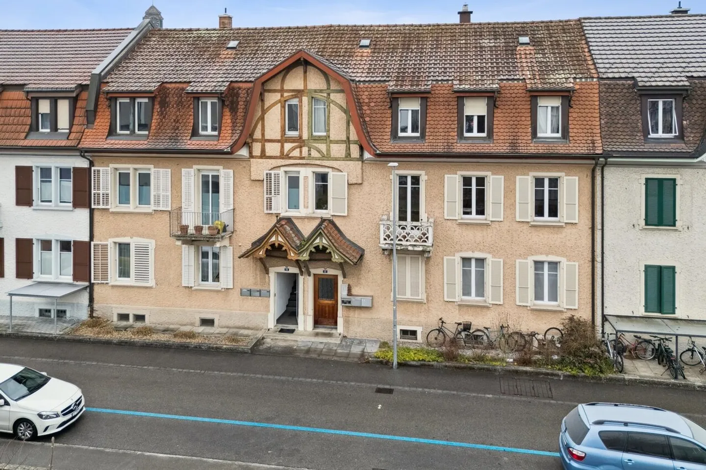 Investment property with three residential units and potential in a prime location - Photo 1 of 11