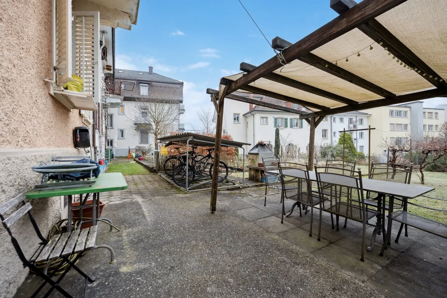 Investment property with three residential units and potential in a prime location - Photo 8 of 11