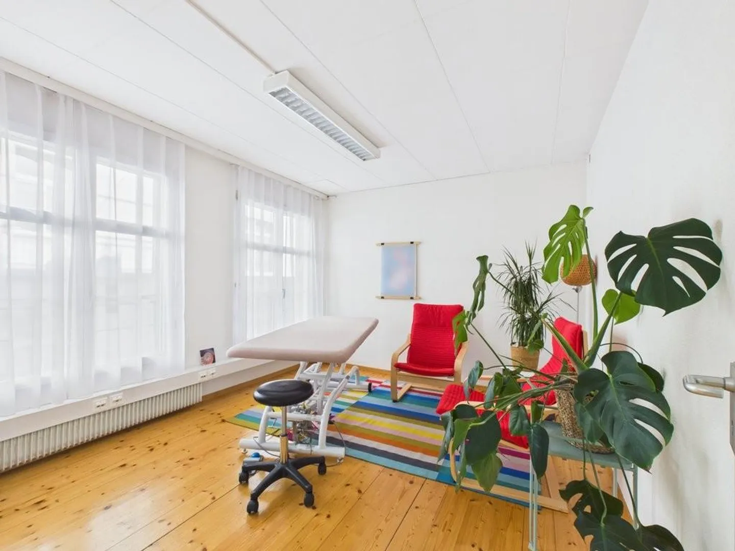 Commercial House Central and Quiet - Photo 7 of 12
