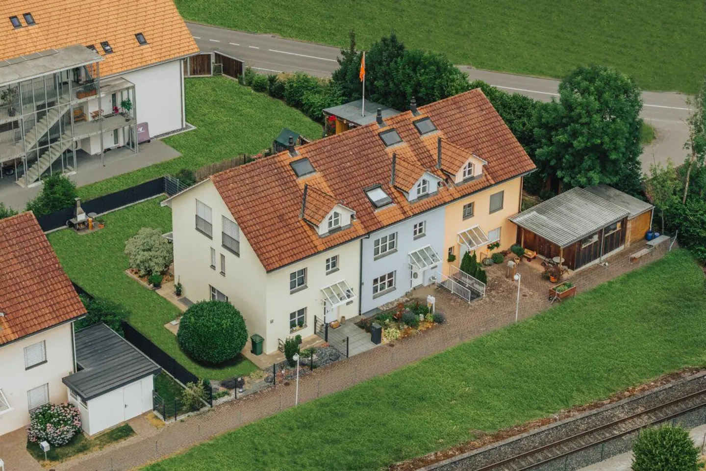 Casa unifamiliare con giardino - Foto 2 di 23