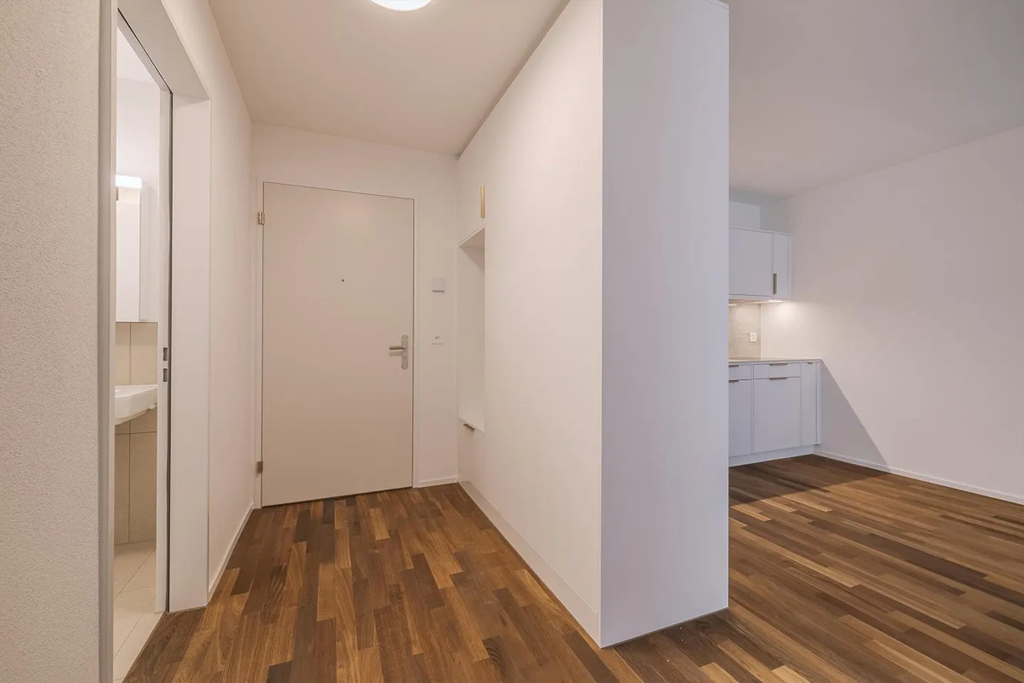 2.5 Room Apartment in Zollikofen - Photo 2 of 7