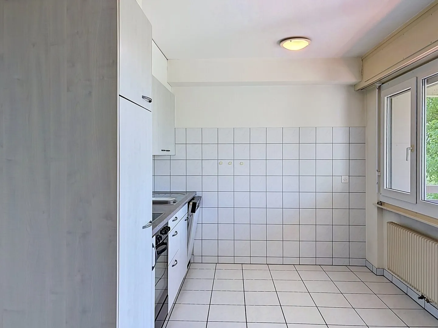 Spacious Apartment with Balcony - Photo 4 of 12
