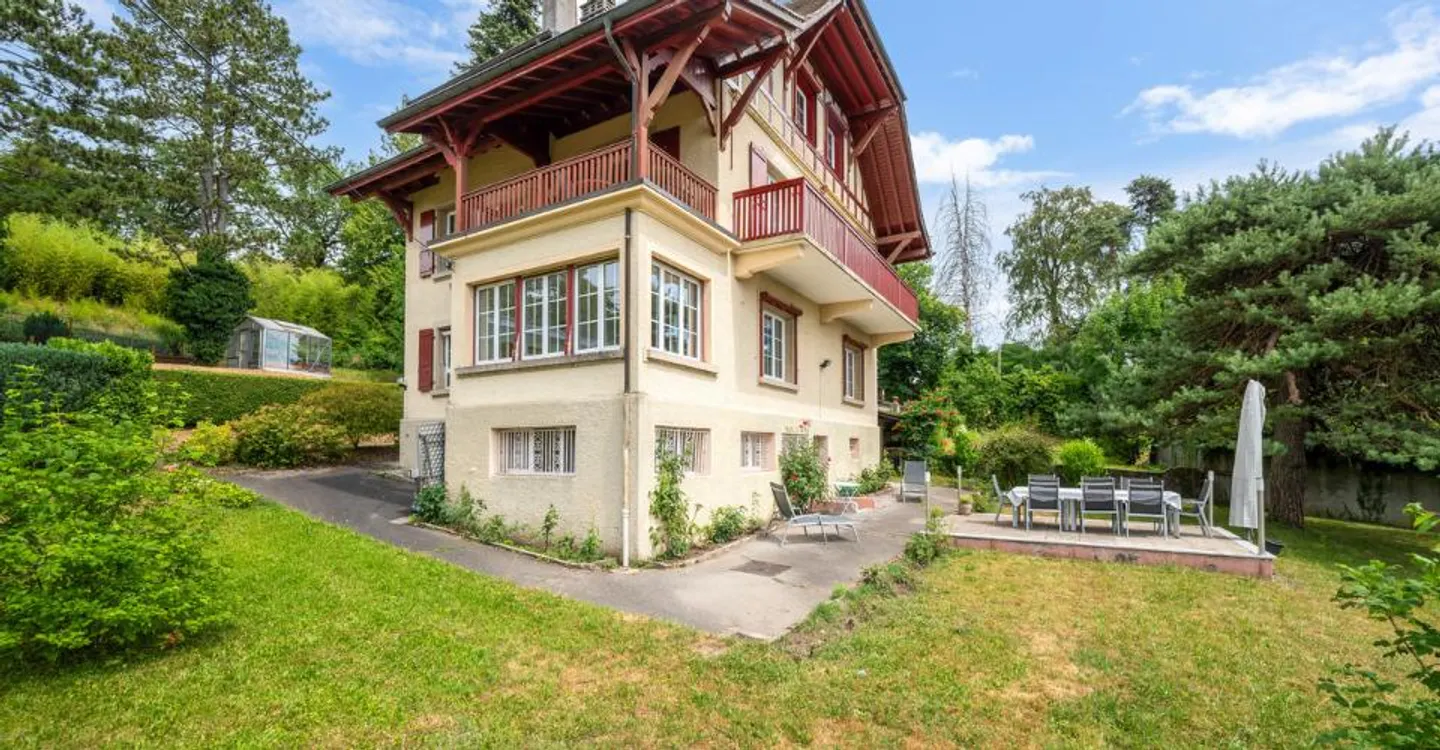 Chailly - 9-room house with large garden - Photo 1 of 11