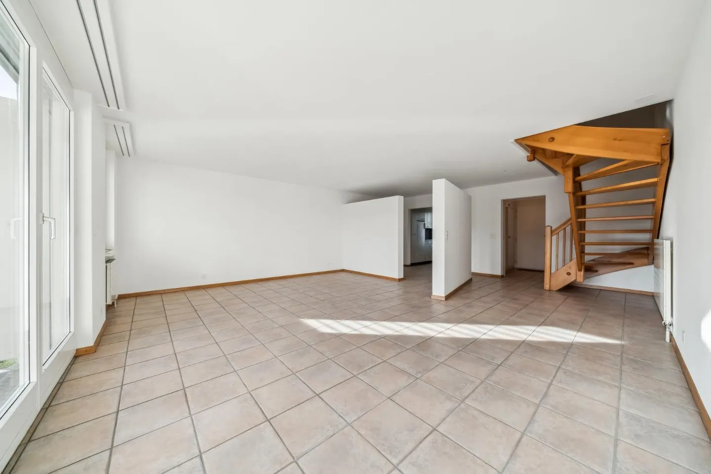 Duplex lumineux avec terrasse - Photo 3 sur 13