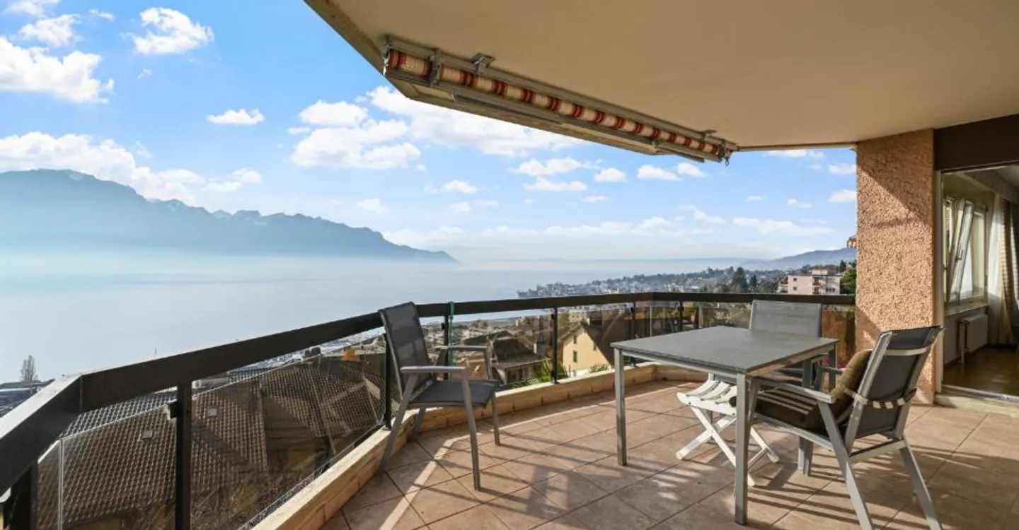 MONTREUX - SPAZIOSO APPARTAMENTO 4.5 CON VISTA IMPRENDIBILE - Foto 5 di 11