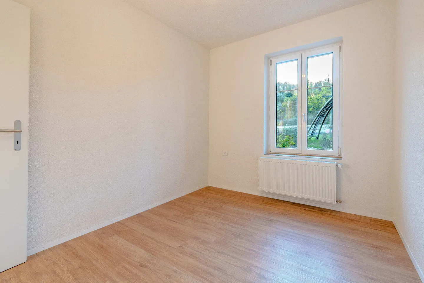 Exclusive single-family house with direct access to the Aare in Aarburg - Photo 3 of 29