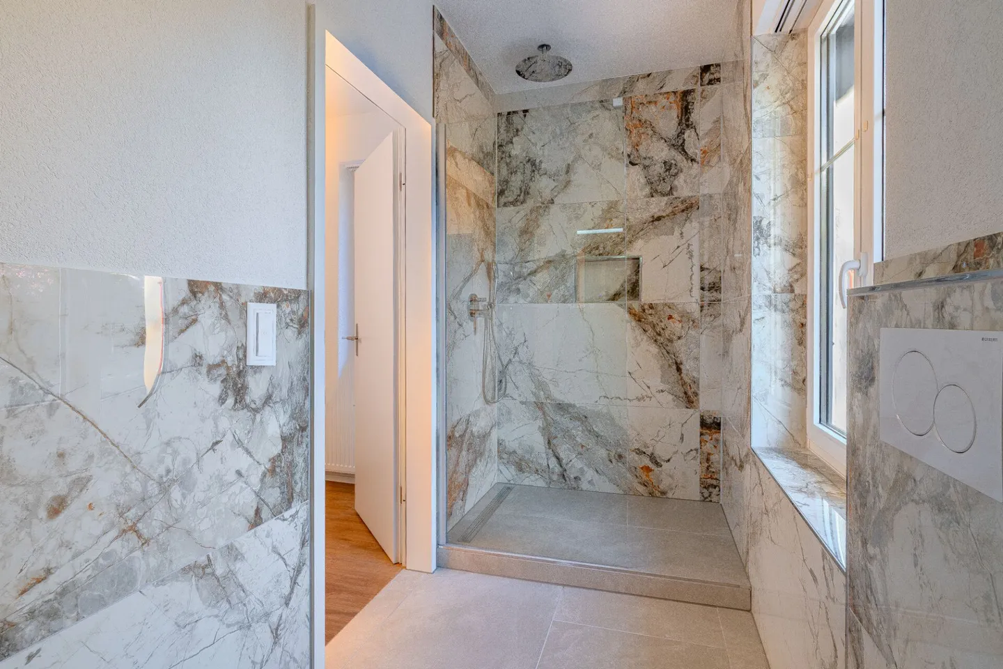 Exclusive single-family house with direct access to the Aare in Aarburg - Photo 9 of 29