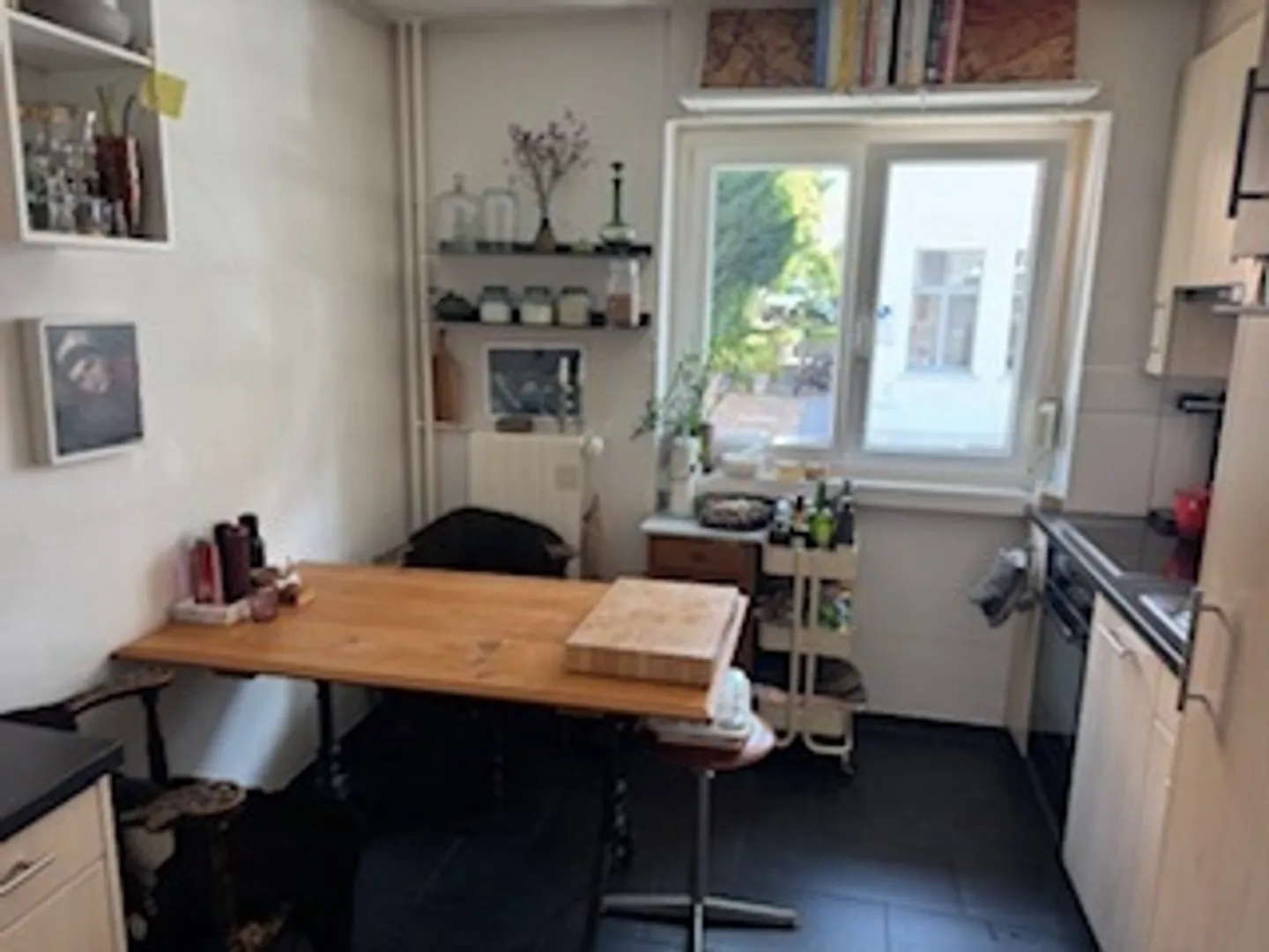 APPARTAMENTO 2½ STANZE A ZURIGO - DISTRETTO 8 SEEFELD/MÜHLEBACH, ARREDATO, TEMPORANEO - Foto 2 di 3