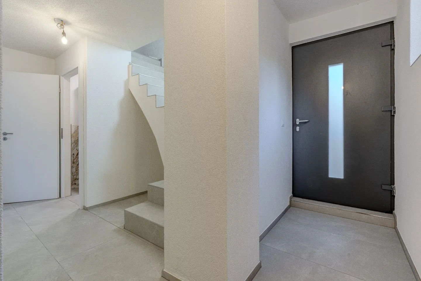 Exclusive single-family house with direct access to the Aare in Aarburg - Photo 13 of 29