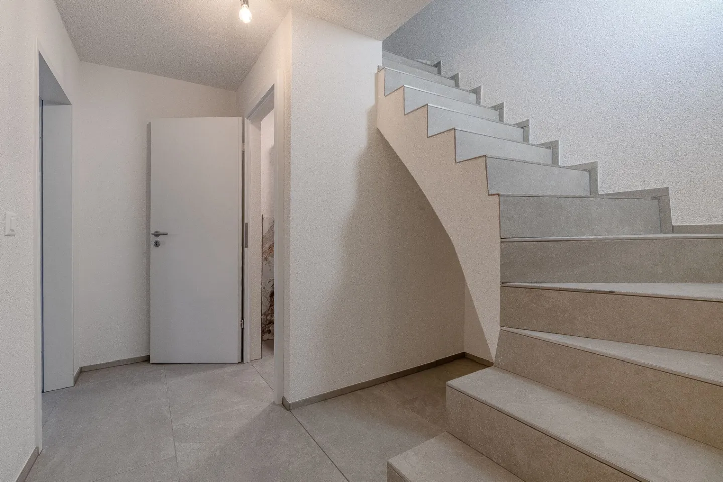 Exclusive single-family house with direct access to the Aare in Aarburg - Photo 14 of 29