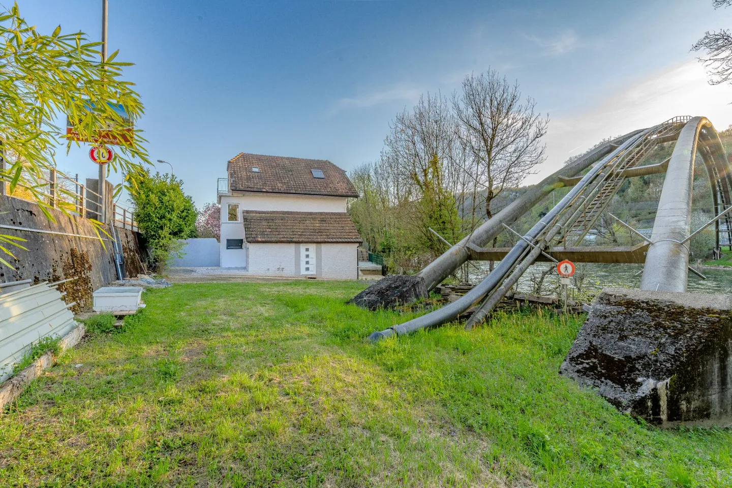 Exclusive single-family house with direct access to the Aare in Aarburg - Photo 25 of 29