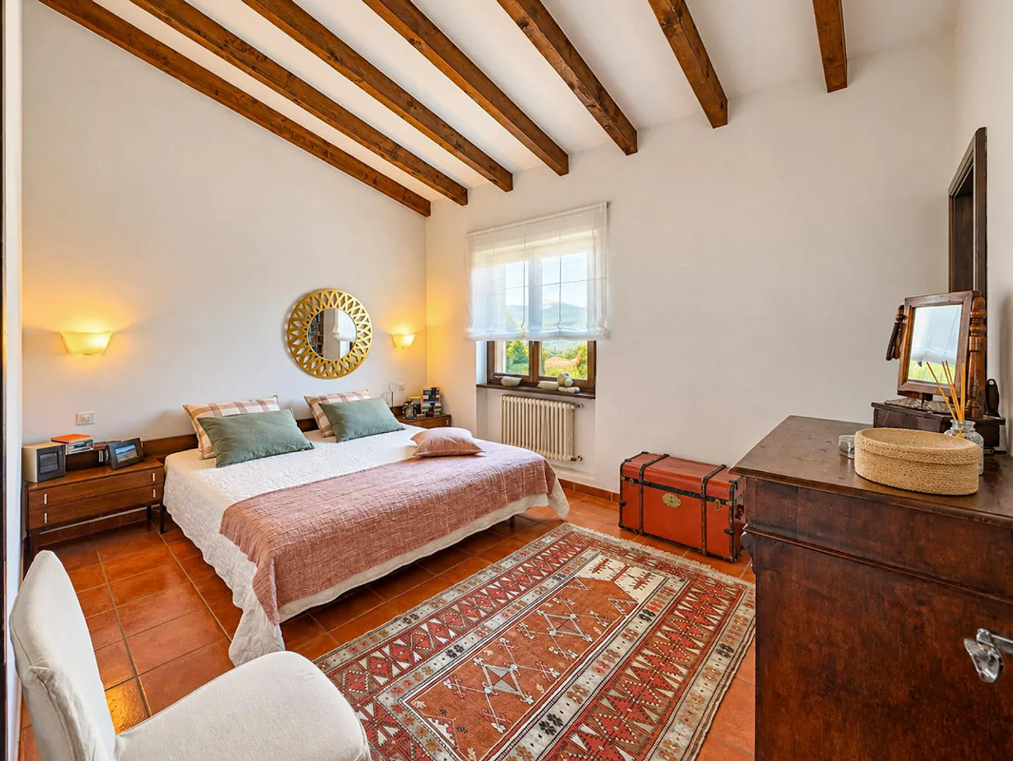 Charming House with Garden - Photo 8 of 20