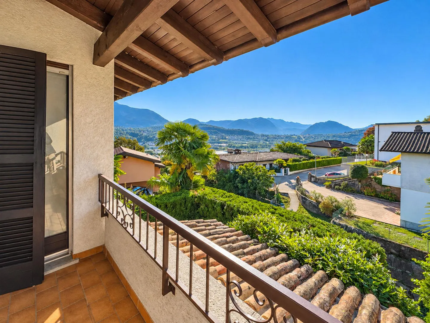 Charming House with Garden - Photo 13 of 20