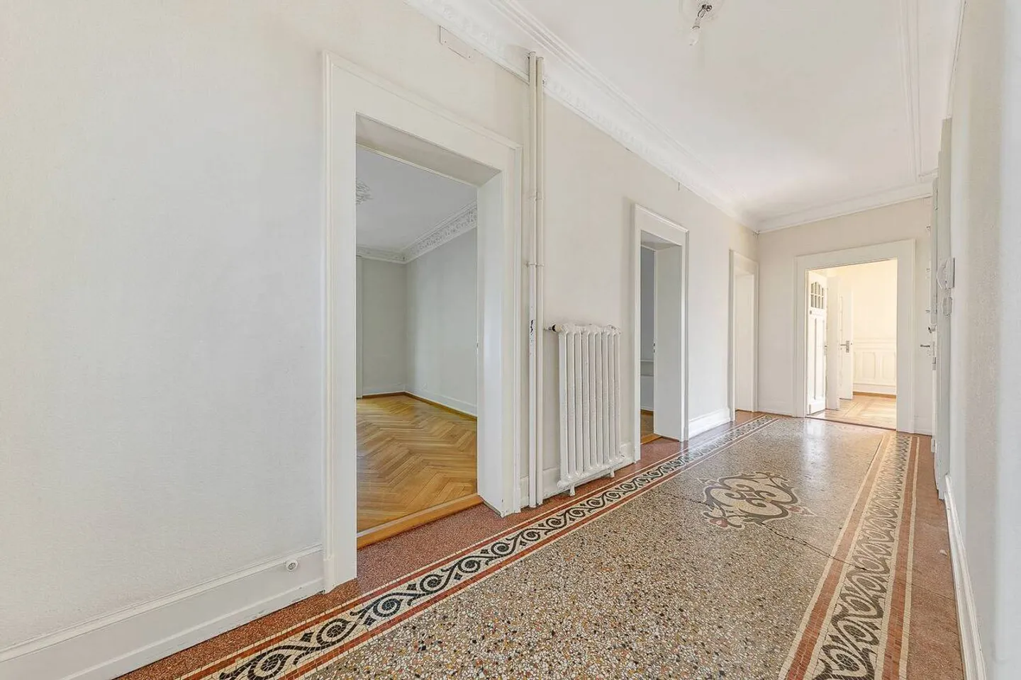 Extraordinary 5.5-room apartment with garden, just a stone's throw from Ouchy. - Photo 3 of 8