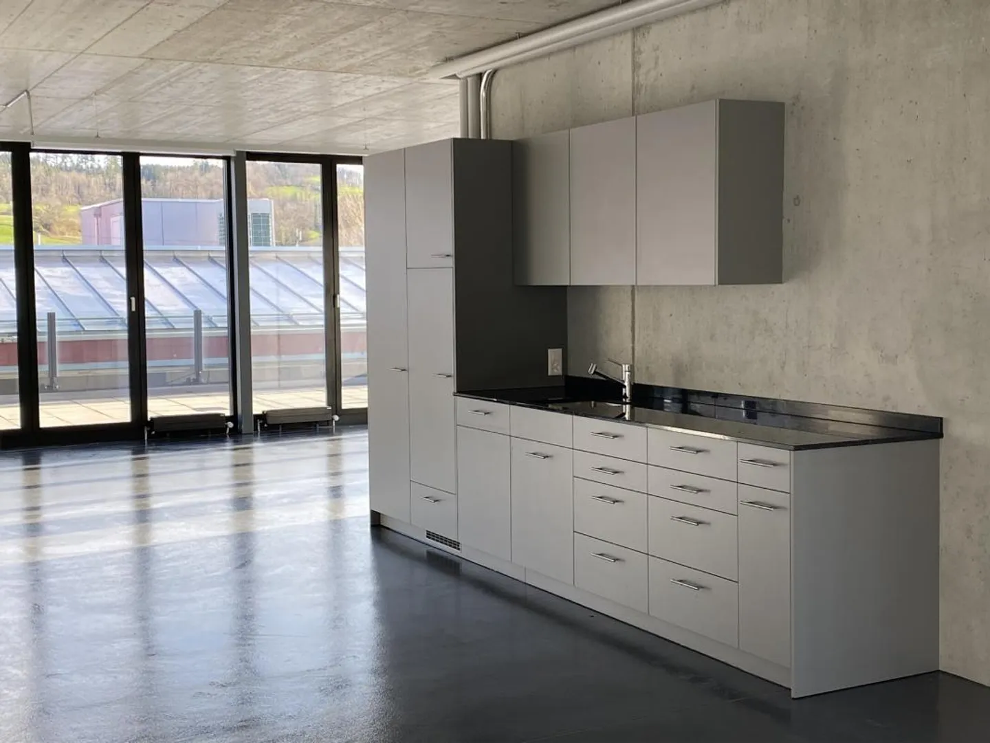 Espace de bureau lumineux dans un emplacement privilégié - Photo 6 sur 12
