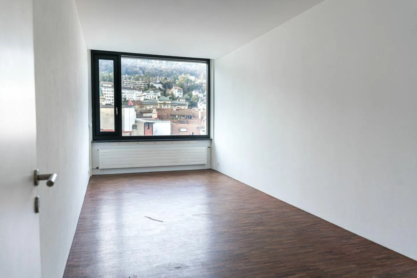 Appartement penthouse spacieux de 5,5 pièces au centre de Biel/Bienne - Photo 5 sur 21