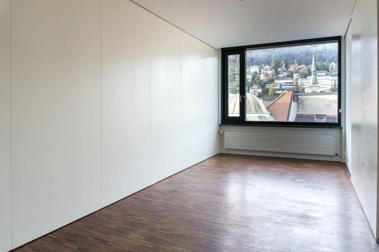 Appartement penthouse spacieux de 5,5 pièces au centre de Biel/Bienne - Photo 6 sur 21