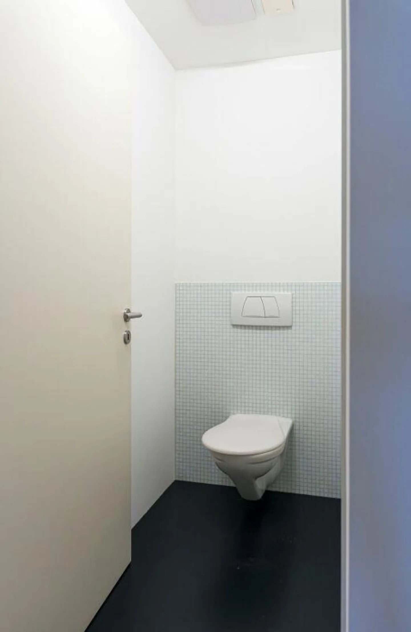 Appartement penthouse spacieux de 5,5 pièces au centre de Biel/Bienne - Photo 15 sur 21