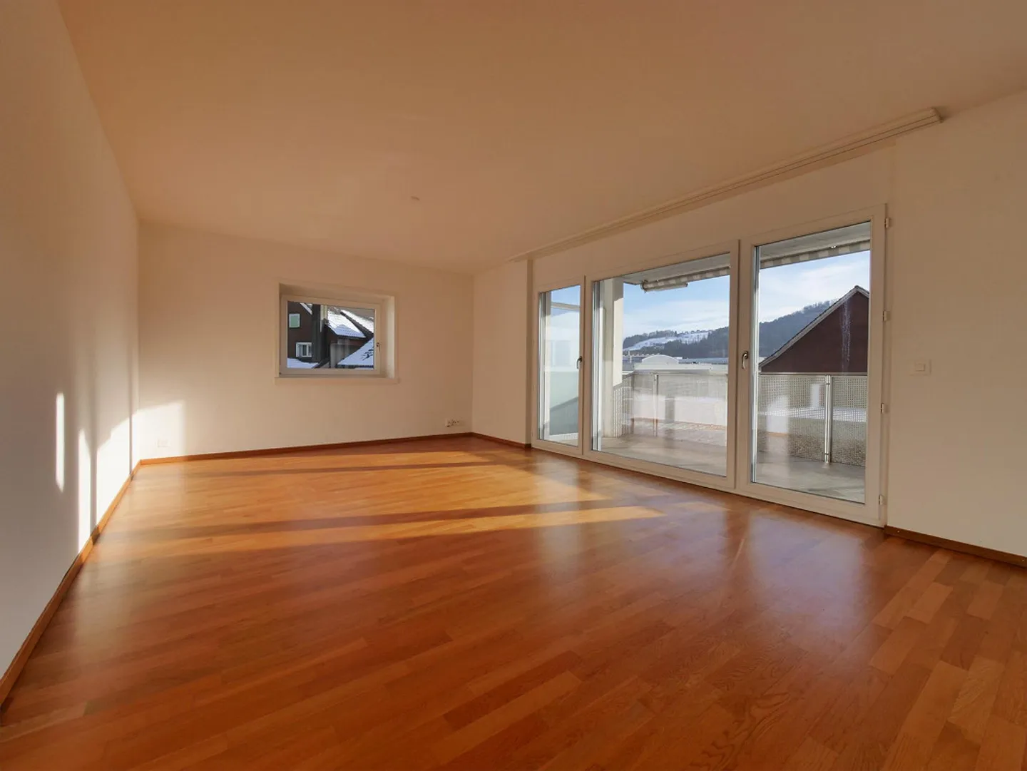 OPPORTUNITY 4.5 Room Apartment - Photo 3 of 8