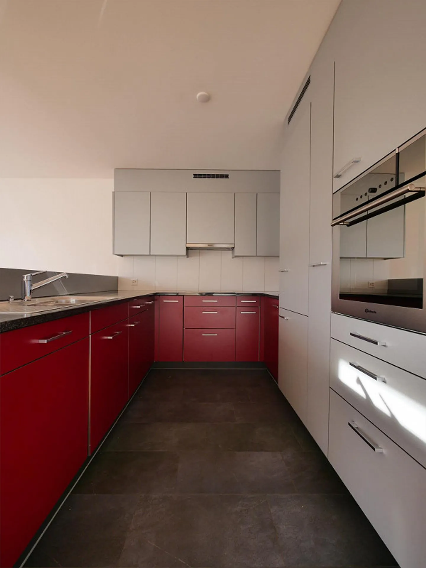 OPPORTUNITY 4.5 Room Apartment - Photo 2 of 8