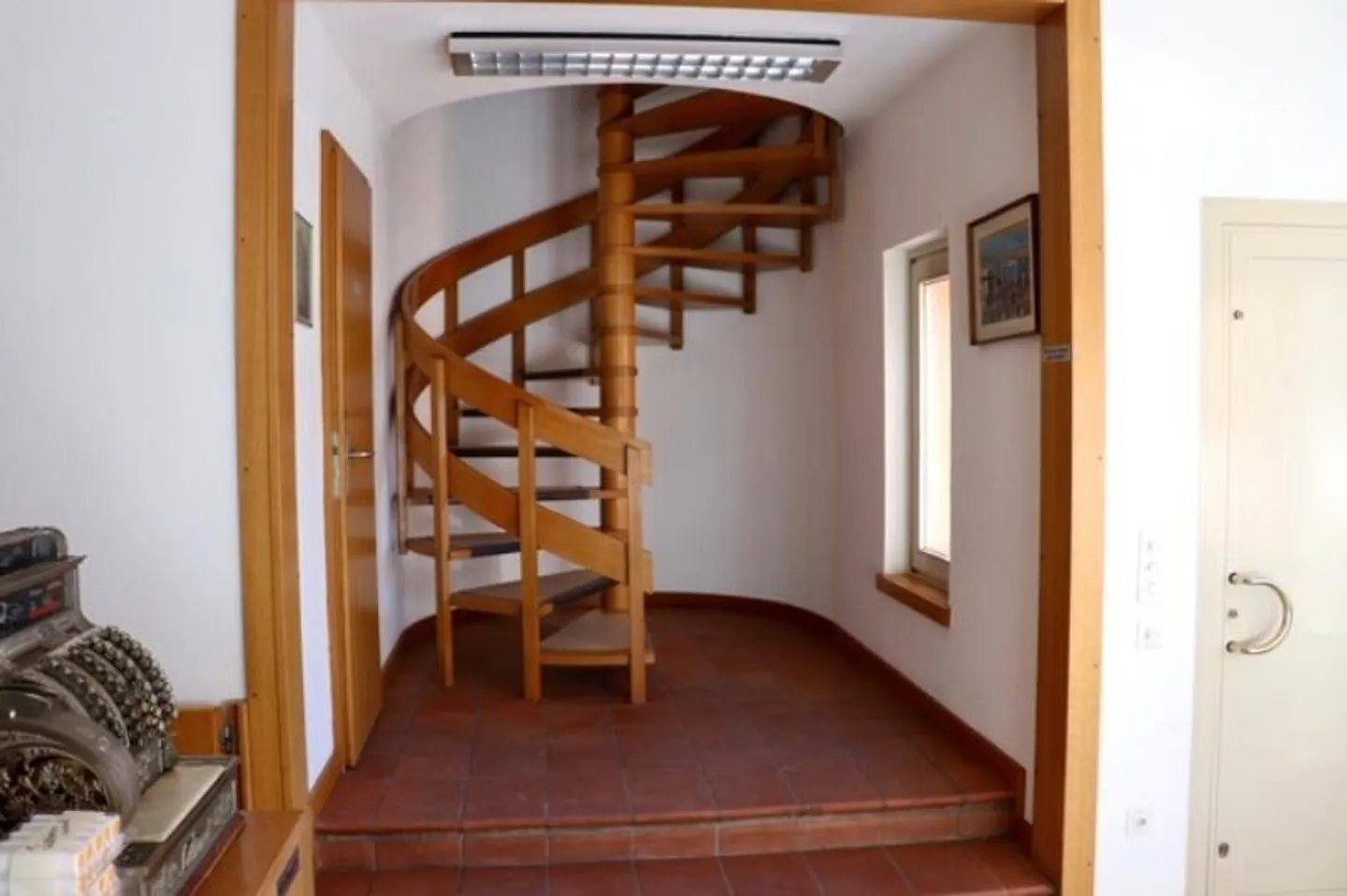 Sale or rental of commercial/office/administrative property with offices in Balerna - Photo 11 of 14