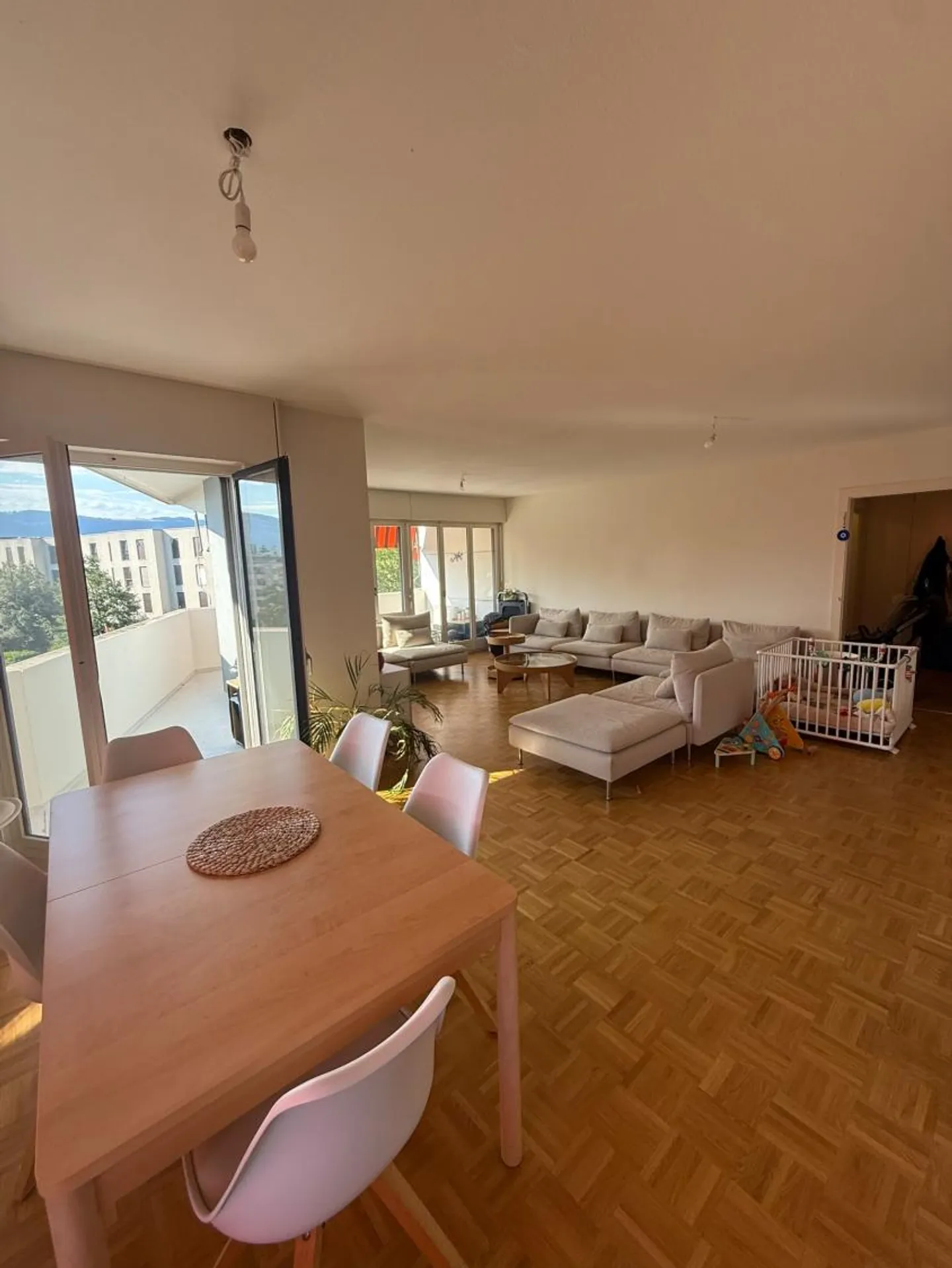 URGENCE 7 Chambres Onex - Photo 1 sur 13