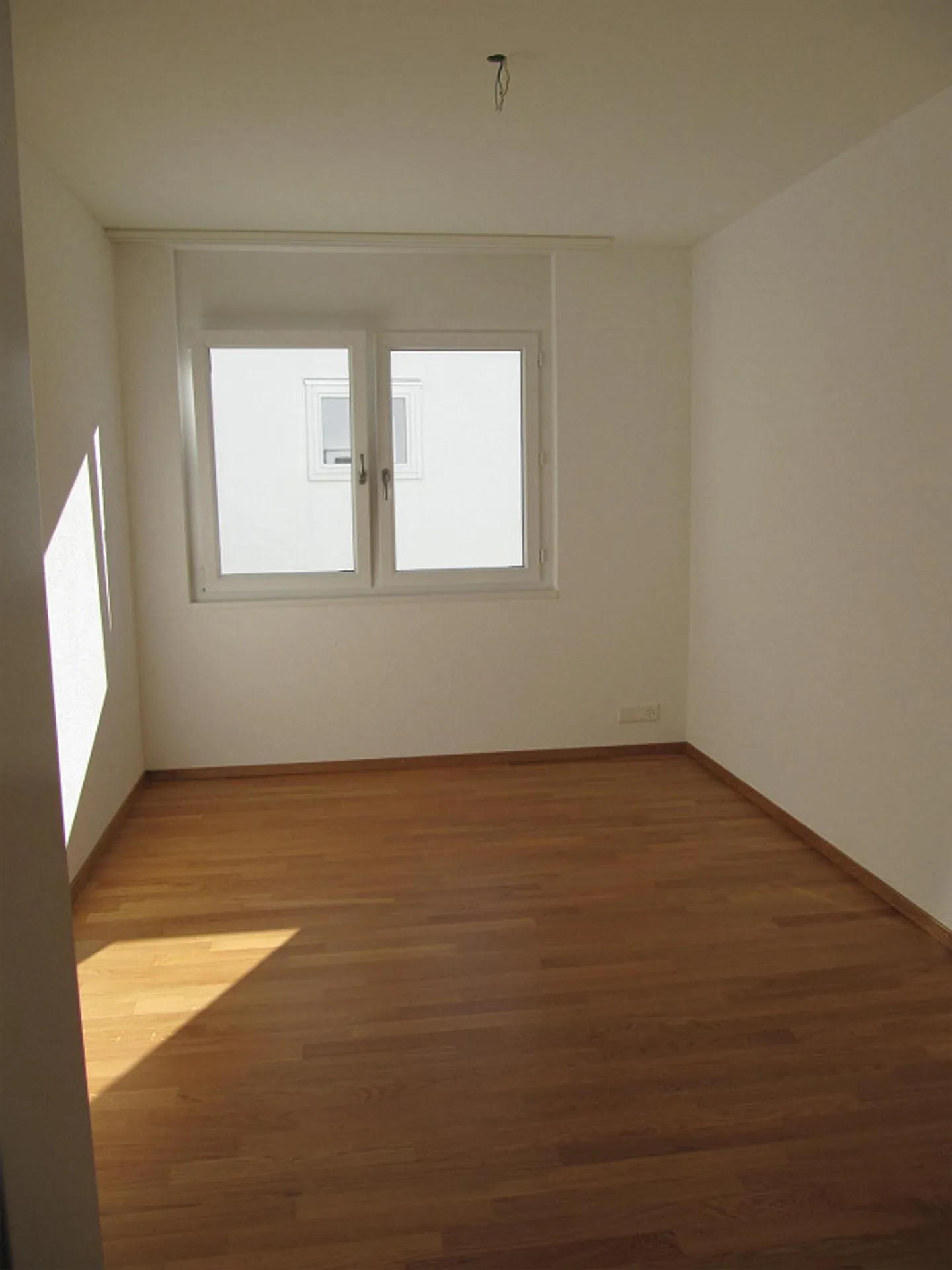 OPPORTUNITY 4.5 Room Apartment - Photo 6 of 8