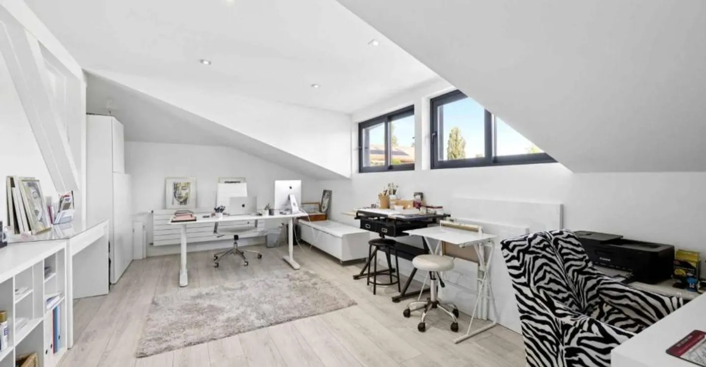 Charmante zeitgenössische Villa - Foto 10 von 12