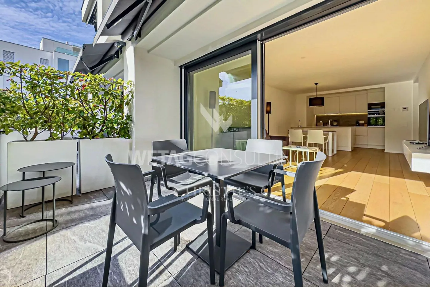 Moderno appartamento per le vacanze con terrazza coperta ad Ascona in vendita - Foto 11 di 12