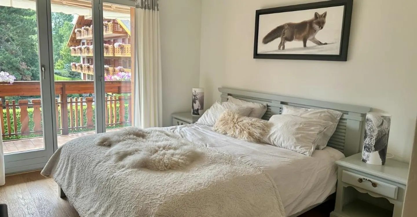 Spacious 3.5 rooms in a prestigious residence - Photo 2 of 10