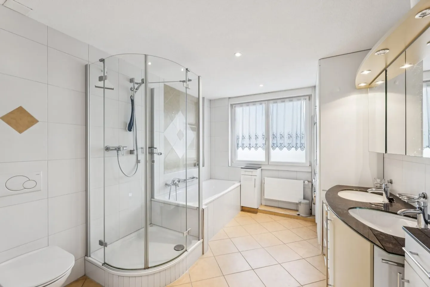 Extraordinary property with villa and various outbuildings - Photo 5 of 7