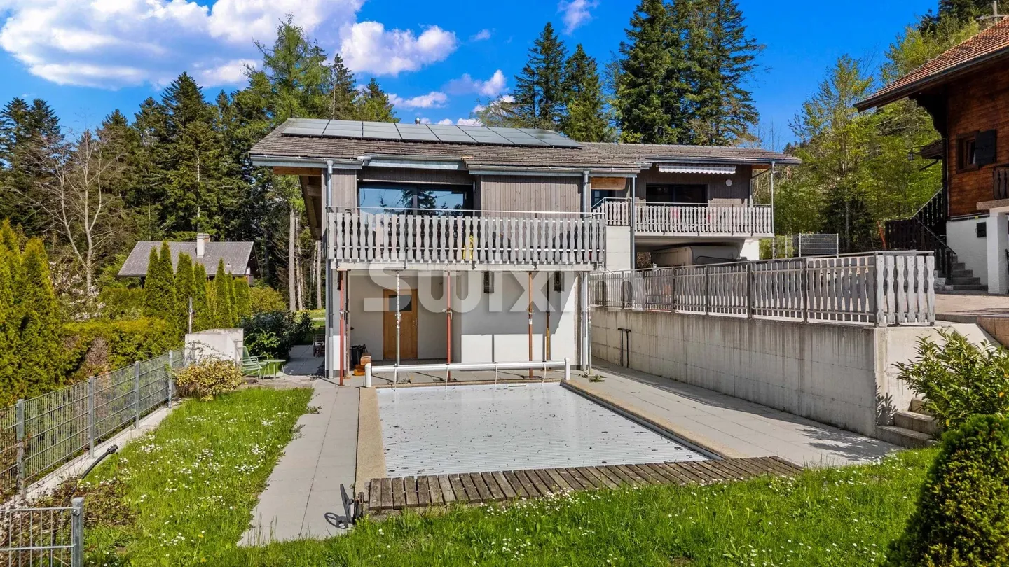 Single house for sale - Photo 1 of 3