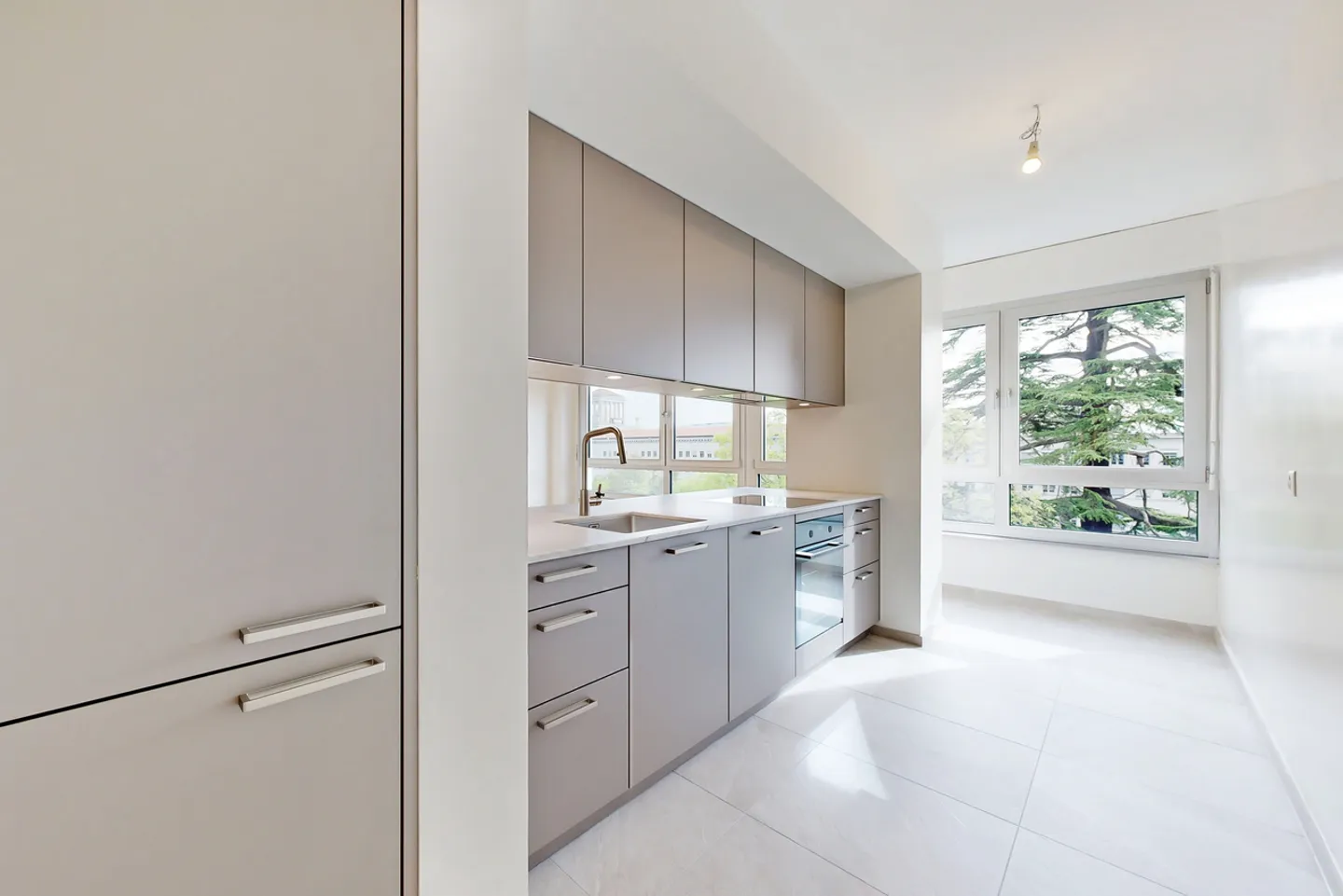 Superb apartment just steps from the lake! - Photo 2 of 5