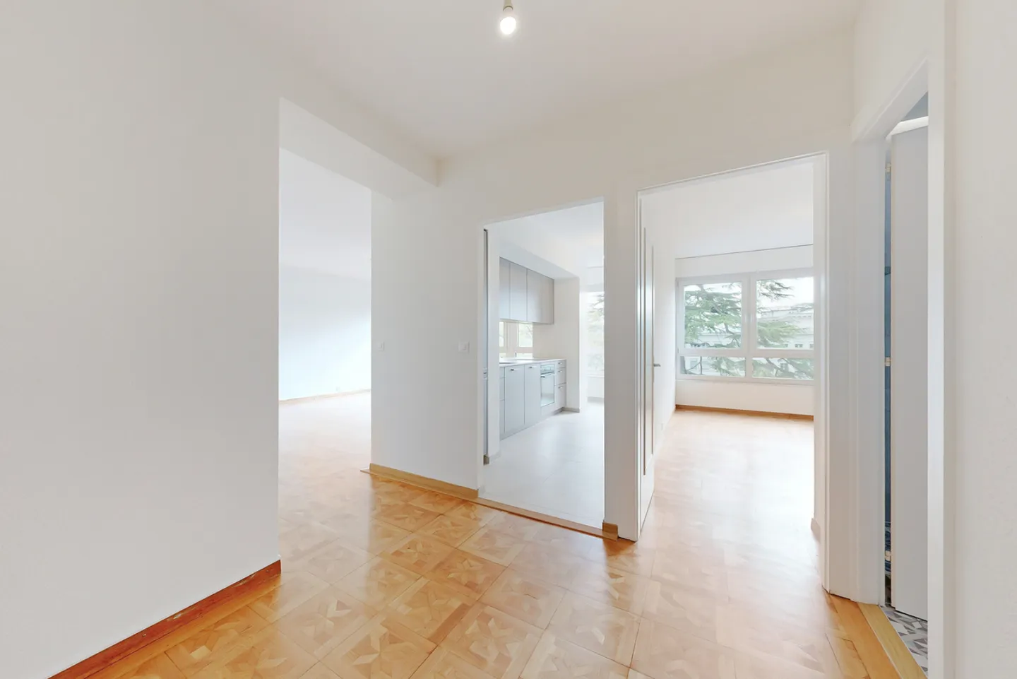 Superb apartment just steps from the lake! - Photo 3 of 5